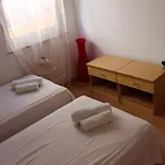 Mustac Apartamento Drage