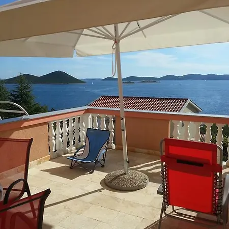 Apartment Mustac Drage